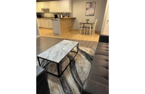 Franklin Apartment | Modern Comfort 4