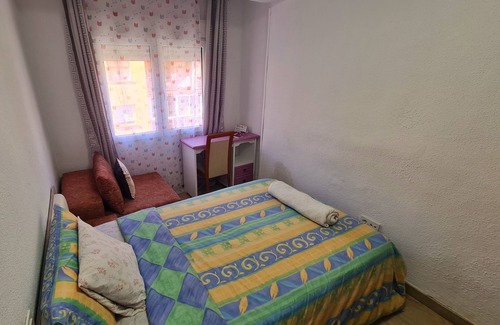 Delicias Apartment | Modern Comfort Bedroom in Zaragoza!