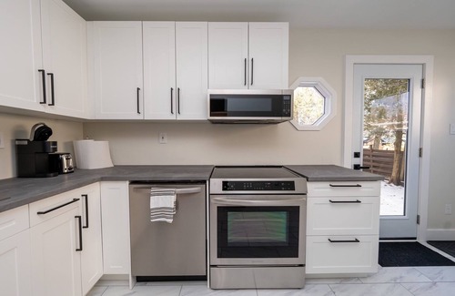 Algoma District House | Modern Comfort