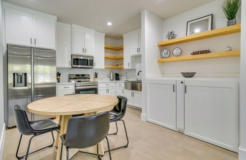 Brownsville House | Modern Comfort: Centrally Located Brownsville Home