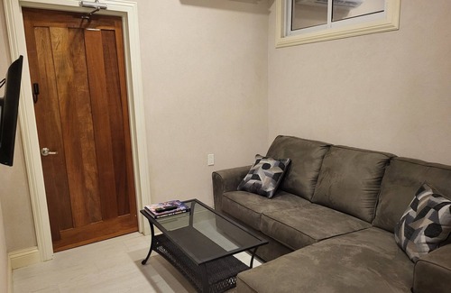 Georgetown House | Modern Comfort Close to Embassies and Hotel Area