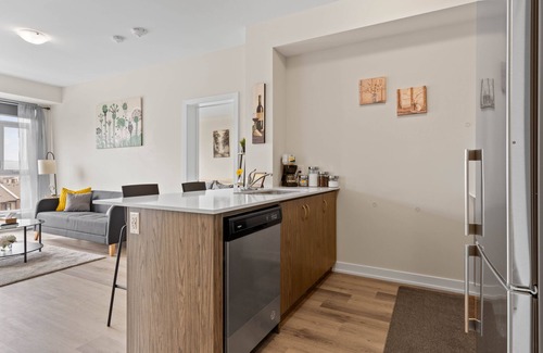 Stoney Creek Condo | Modern Comfort Condo ~ Stoney Creek ~ Hamilton