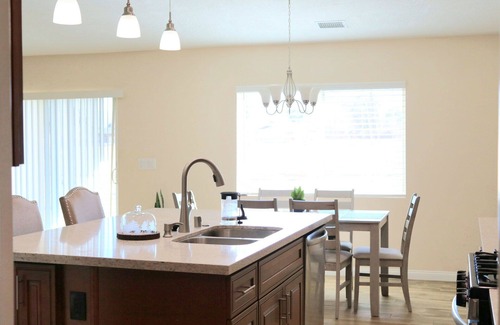 Hesperia House | Modern Comfort, Home Feel-Escape to our hidden gem in Hesperia!