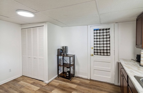 South Side Slopes House | Modern Comfort in a Charming Pittsburgh Retreat by Deity Villas