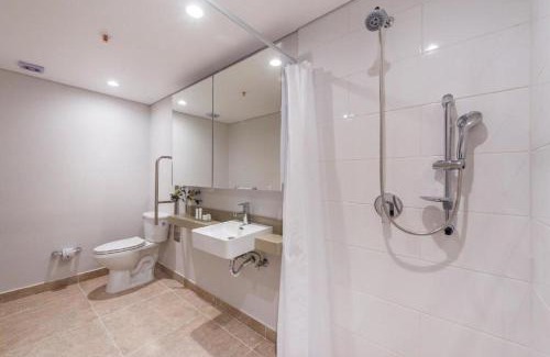 Los Naranjos Apartment | Modern Comfort in El Tesoro Medellín 301