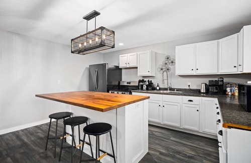 Morton House | Modern Comfort in Morton | Cozy 3BR Home for a Perfect Stay