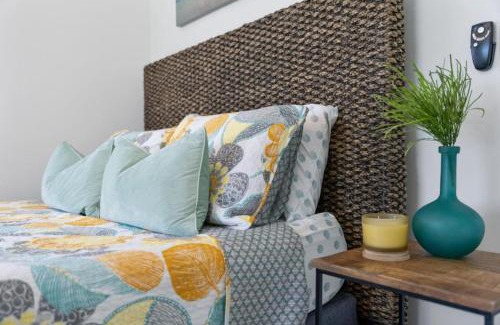 Central Naples House | Modern Comfort in Naples, Close to Everything
