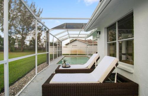 Central Naples House | Modern Comfort in Naples, Close to Everything