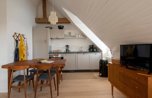 Sauzon Apartment | Modern comfort in Sauzon with port view, wheelchair accessible, wifi, linen included