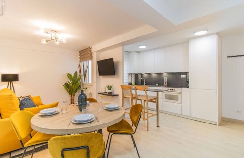 La Magdalena Apartment | Modern Comfort in the Heart of Zaragoza