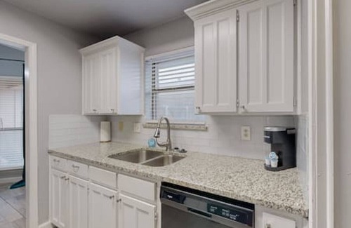 Euless House | Modern Comfort Lux Stay | Near DFW Airport