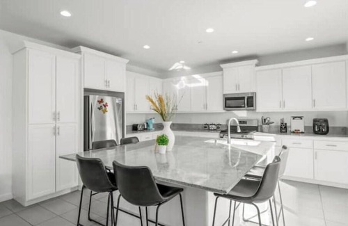 Madera House | Modern Comfort: Madera Edition