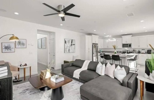 Madera House | Modern Comfort: Madera Edition