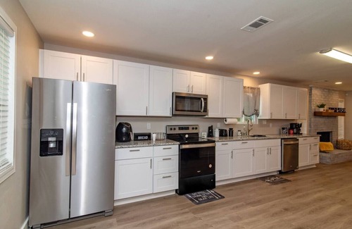 Little Rock House | Modern Comfort Meets Serenity: Newly Remodeled 3BR Home in Pecan Lake