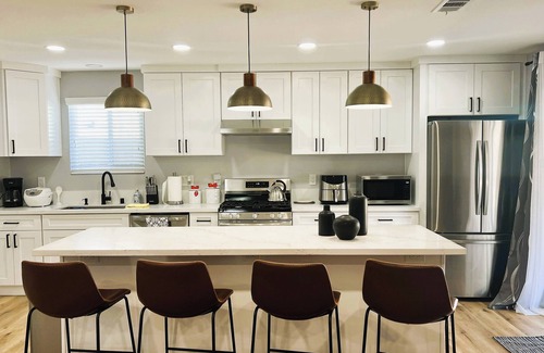 Southwest Anaheim House | Modern Comfort near Disneyland