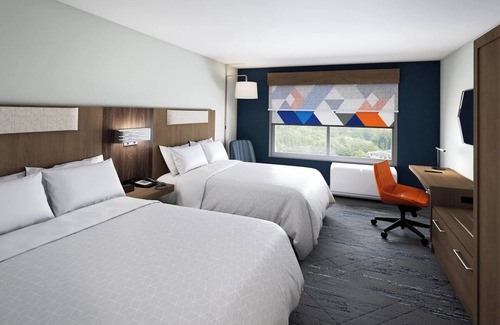 West Kissimmee Hotel | Modern Comfort Near Disney with Free Parking, Gym, and Daily Breakfast