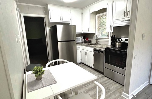 Durham Apartment | Modern Comfort Near Duke & Durhams Top Attractions