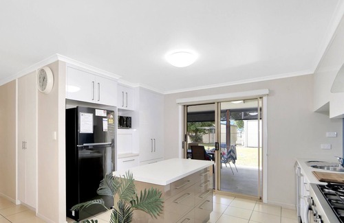 Woodgate House | Modern Comfort, One Street From The Beach!