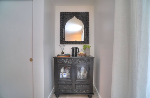 Wedgwood Apartment | Modern comfort, remodeled, A/C, free parking