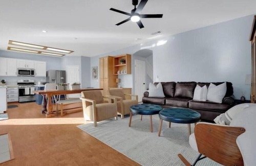 Spanos Park House | Modern Comfort: Waterfront Edition