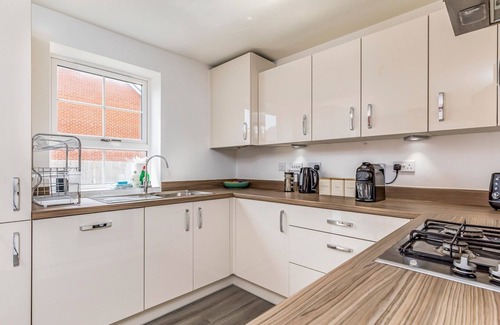 Westhampnett House | Modern Comfortable Home | Pass The Keys
