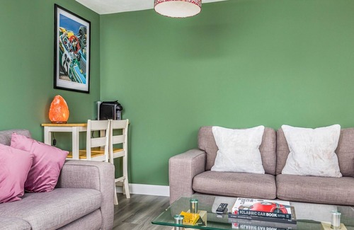 Westhampnett House | Modern Comfortable Home | Pass The Keys