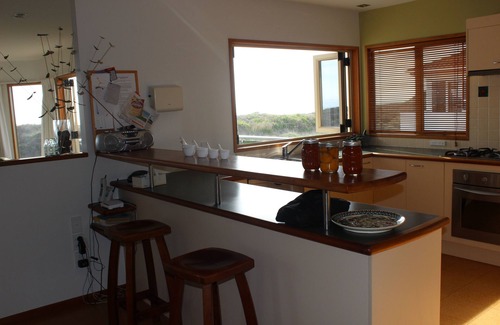 Ohope House | Modern, comfortable, house. Right on the Beach.