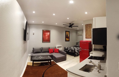 Paradise Apartment | Modern Comfortable Private Getaway