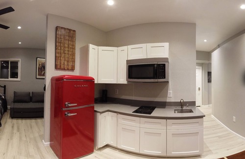 Paradise Apartment | Modern Comfortable Private Getaway