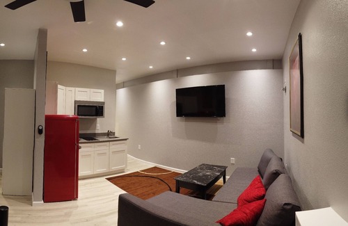 Paradise Apartment | Modern Comfortable Private Getaway
