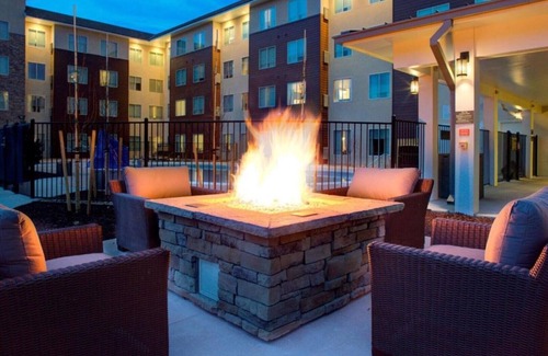 Broomfield House | Modern, comfortable room in Broomfield, CO