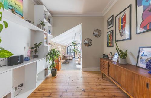 Kensal Green House | Modern Comforts in a Designer Home