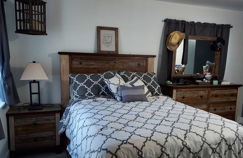 Challis House | Modern Comforts in the Majestic and Historic Heart of Idaho