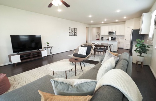 Clodine House | Modern Comforts with a Cozy Touch: Stay in Our Contemporary Home Away from Home