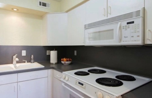 Woodlake - Briar Meadow House | Modern Condo - Best Location. Galleria Area.