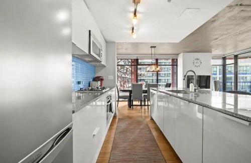 Gastown Apartment | Modern Condo in downtown two bedroom parking lot