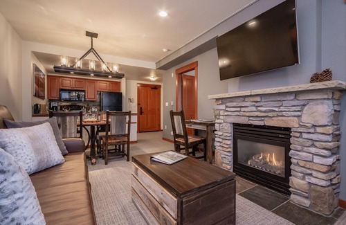Mammoth Lakes Condo | Modern Condo in Heart of Village, 1st floor, Steps to Gondola & all Amenities