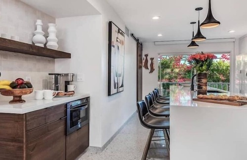 Old Las Palmas Condo | Modern Condo In Heart Of Palm Springs!