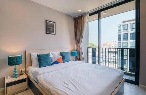 Huay Kaew Apartment | Modern Condo in Nimman (F606) by Pimolplace