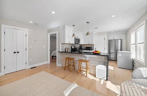 Dudley Square Condo | Modern Condo in Quiet Neighborhood Near Majority of Boston Hospitals