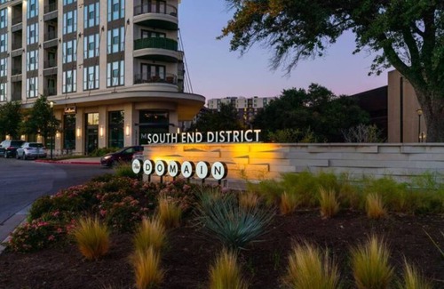 North Burnet Condo | Modern Condo in the HEART OF THE DOMAIN with POOL walking distance to everything