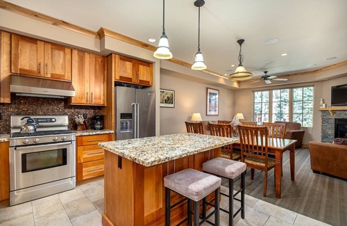 Bear Valley Condo | Modern Condo- Jacuzzi Tub SM #201 by Bear Valley Vacation Rentals