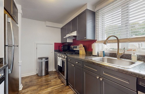 Mews Village Condo | Modern condo near golf & beach with AC, deck, W/D and board games