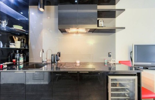 Financial District Condo | Modern Condo on Temperance Street