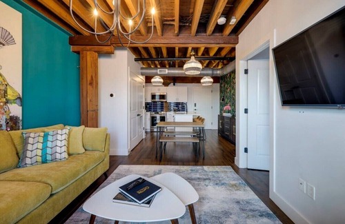 Nashville Condo | Modern Condo-Pool/Gym-5min DT-Sleeps 4-Honky Tonks