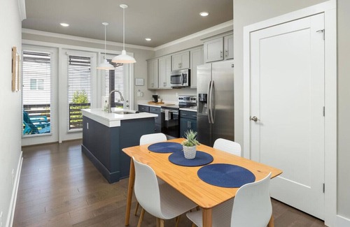 Chattanooga House | Modern Condo w/Mountain Views, 2 Private Decks!
