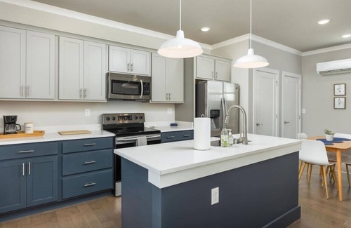 Chattanooga House | Modern Condo w/Mountain Views, 2 Private Decks!