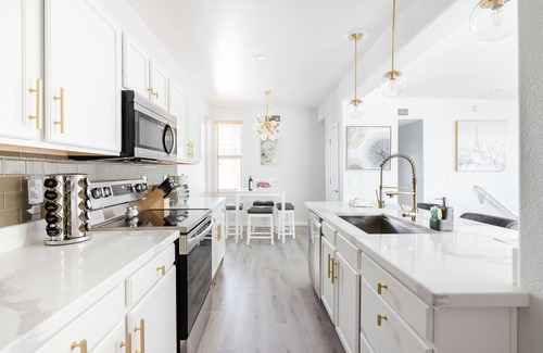 Kierland House | Modern Condo w/Pool, Hot Tub & Gym!