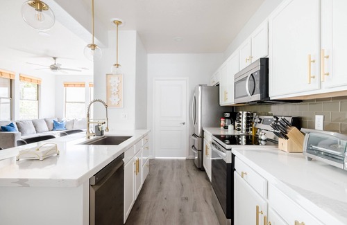 Kierland House | Modern Condo w/Pool, Hot Tub & Gym!