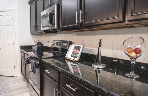 Avondale House | MODERN/Contemporary Smart Home! Comfort at its MAX!